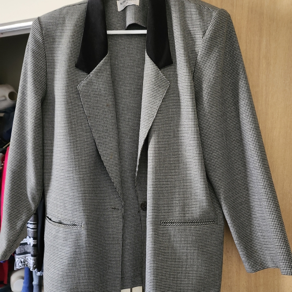 Womens Black and Gray Blazer